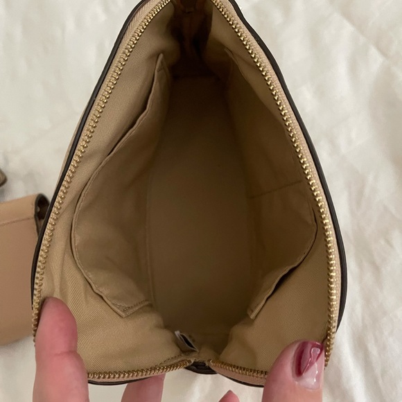 Coach tan/ neutral leather wallet and cosmetic bag - Picture 2 of 5